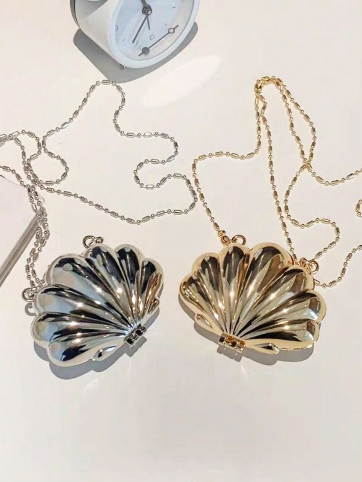 MINI SHELL CLUTCH PURSE