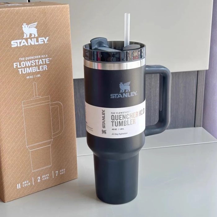 Stanley Quencher H2.0 Flowstate Tumbler black  (1.18L) (Premium Batch)